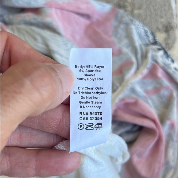 New Chic Red and Black paisley three-quarter Sleeve Dress by Weston wear - Picture 15 of 16